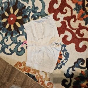 Mossimo Supply Co. Women's Cargo Shorts - Light Beige